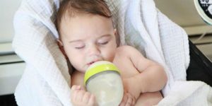 nuôi trẻ khi mẹ đi làm sớm