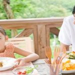 10 quy tắc vàng trong giờ ăn của trẻ