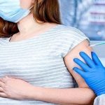 Phụ nữ mang thai có nên tiêm ngừa vắc xin COVID-19 hay không?